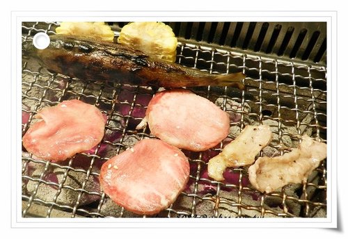 優質原味套餐,冰沙,原燒,原燒冰淇淋,哈燒午間套餐,大蒜蛤蜊湯,梅醋蜜蕃茄,沙拉,烤肉,燒肉,牛舌,骰子牛肉,鮭魚拌飯,鳳梨冰淇淋 優質原味套餐,冰沙,原燒,原燒冰淇淋,哈燒午間套餐,大蒜蛤蜊湯,梅醋蜜蕃茄,沙拉,烤肉,燒肉,牛舌,骰子牛肉,鮭魚拌飯,鳳梨冰淇淋