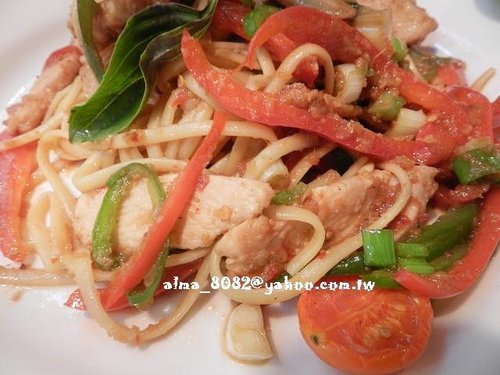 friday's,森巴陽光,美式餐廳,開胃菜,開胃菜3式組合,香辣泰國雞肉麵 friday's,森巴陽光,美式餐廳,開胃菜,開胃菜3式組合,香辣泰國雞肉麵