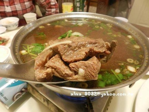 塔香什錦,牛家莊,牛暔湯,牛肉炒飯,蔥爆牛肉,薑絲大腸,鵝腸韭菜,鹽焗雞 塔香什錦,牛家莊,牛暔湯,牛肉炒飯,蔥爆牛肉,薑絲大腸,鵝腸韭菜,鹽焗雞