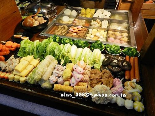 御花園夜市,田樂燒,米血糕,花鈦屋關東煮,豬血幫,關東煮,雞蛋仔 御花園夜市,田樂燒,米血糕,花鈦屋關東煮,豬血幫,關東煮,雞蛋仔