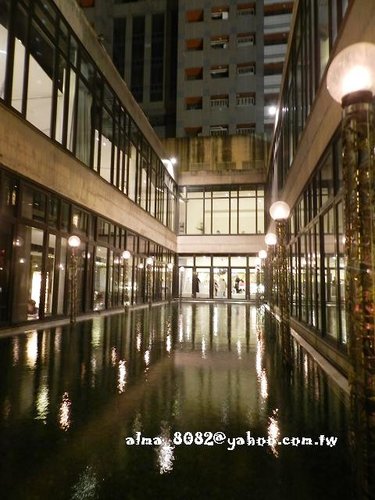 aqua,台中日出宮原眼科,台中餐廳,天堂古堡餐廳,天空之城,水相餐廳,鳥人餐廳