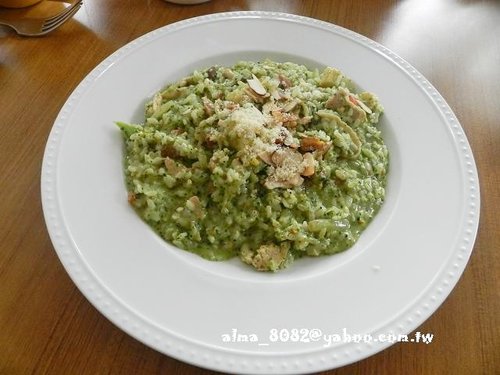 中港臭豆腐,新莊運動中心,蚵仔麵線,靴子義大利餐館 中港臭豆腐,新莊運動中心,蚵仔麵線,靴子義大利餐館