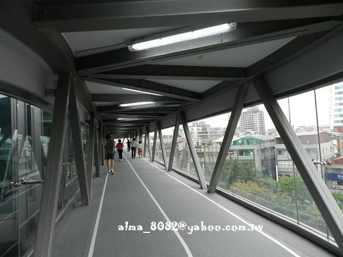 中港臭豆腐,新莊運動中心,蚵仔麵線,靴子義大利餐館 中港臭豆腐,新莊運動中心,蚵仔麵線,靴子義大利餐館