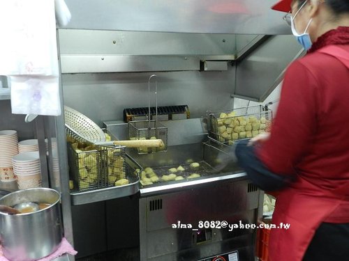 中港臭豆腐,新莊運動中心,蚵仔麵線,靴子義大利餐館 中港臭豆腐,新莊運動中心,蚵仔麵線,靴子義大利餐館