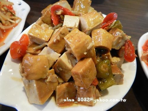 新羅韓式料理,海鮮煎餅,牛肉湯飯,石鍋拌飯,辣炒年糕,韓式料理 新羅韓式料理,海鮮煎餅,牛肉湯飯,石鍋拌飯,辣炒年糕,韓式料理
