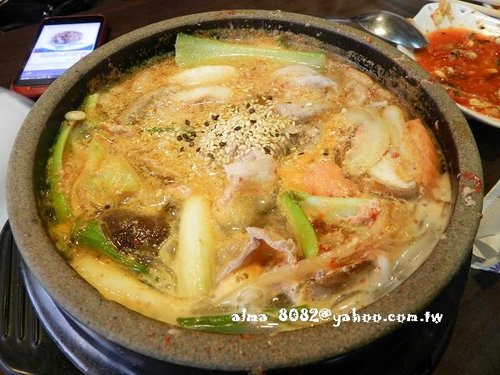 新羅韓式料理,海鮮煎餅,牛肉湯飯,石鍋拌飯,辣炒年糕,韓式料理 新羅韓式料理,海鮮煎餅,牛肉湯飯,石鍋拌飯,辣炒年糕,韓式料理