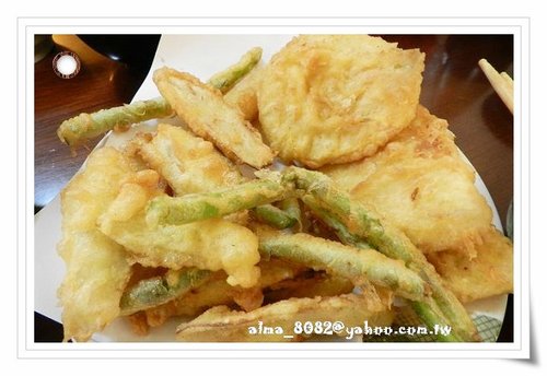 三味食堂,便宜,天婦羅,好吃,日本料理,超大握壽司,雞肉唐揚,餐廳,鮭魚,鮭魚握壽司 三味食堂,便宜,天婦羅,好吃,日本料理,超大握壽司,雞肉唐揚,餐廳,鮭魚,鮭魚握壽司