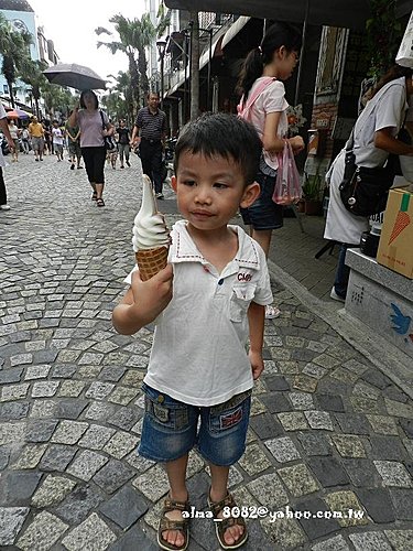 哥弟筒仔米糕,宜蘭土包子,林鴻鈞滷味,盧記涼麵 哥弟筒仔米糕,宜蘭土包子,林鴻鈞滷味,盧記涼麵