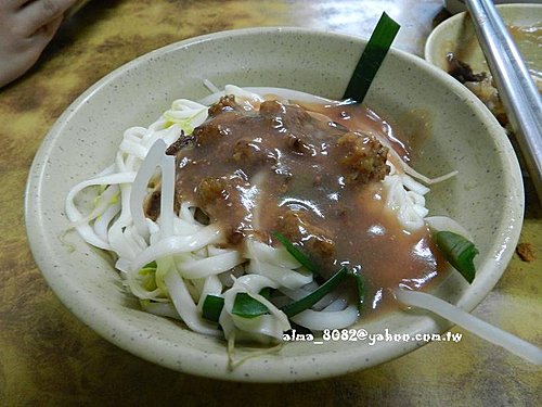 哥弟筒仔米糕,宜蘭土包子,林鴻鈞滷味,盧記涼麵 哥弟筒仔米糕,宜蘭土包子,林鴻鈞滷味,盧記涼麵