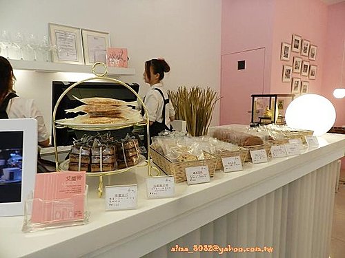 伯爵栗子燒,可麗露,榛果費南雪,燒菓子,艾蕾蒂,馬卡龍,馬德雷妮 伯爵栗子燒,可麗露,榛果費南雪,燒菓子,艾蕾蒂,馬卡龍,馬德雷妮