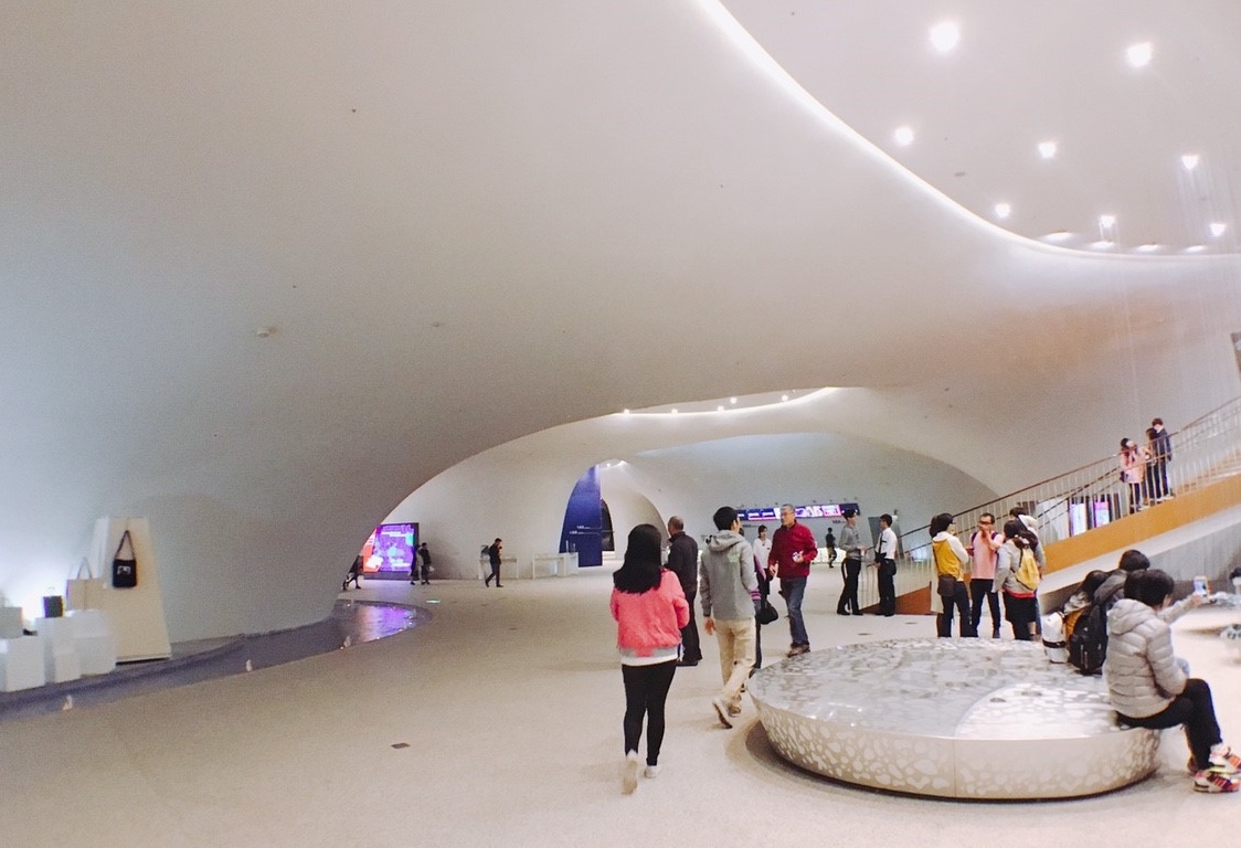 【台中 吃喝玩樂】2018秋冬IG打卡點。超人氣盛東餃子店！逢甲平價阿文熱炒