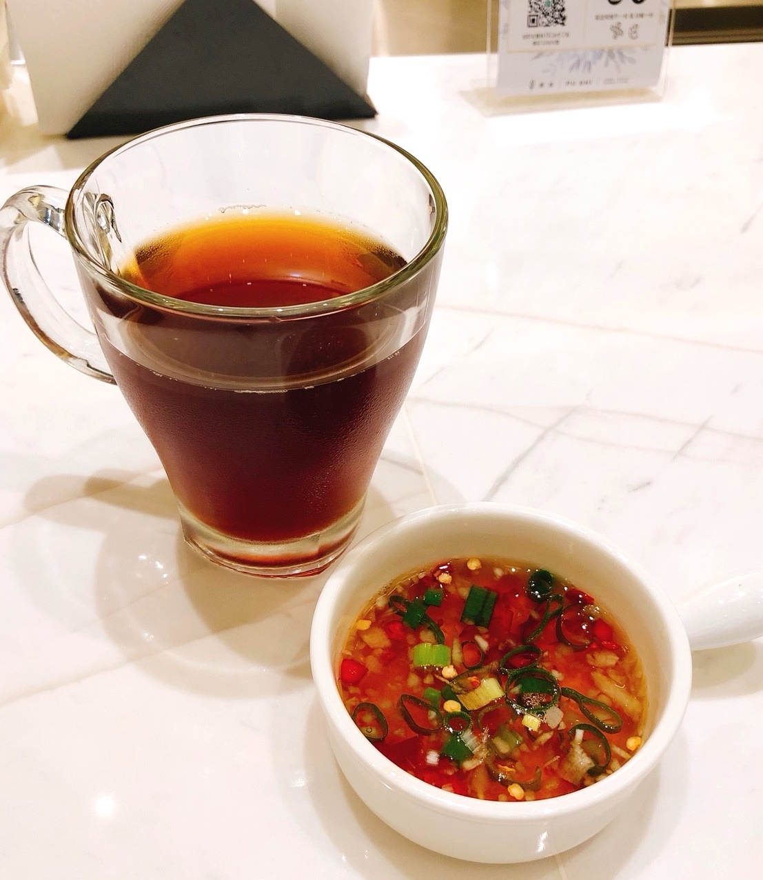 【桃園 樸食鍋物 PU SHI】低調藏身大樓文青鍋物。三小時熬煮湯頭搭配有機菜盤、新鮮食材