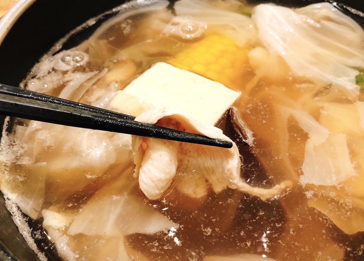 【桃園 樸食鍋物 PU SHI】低調藏身大樓文青鍋物。三小時熬煮湯頭搭配有機菜盤、新鮮食材