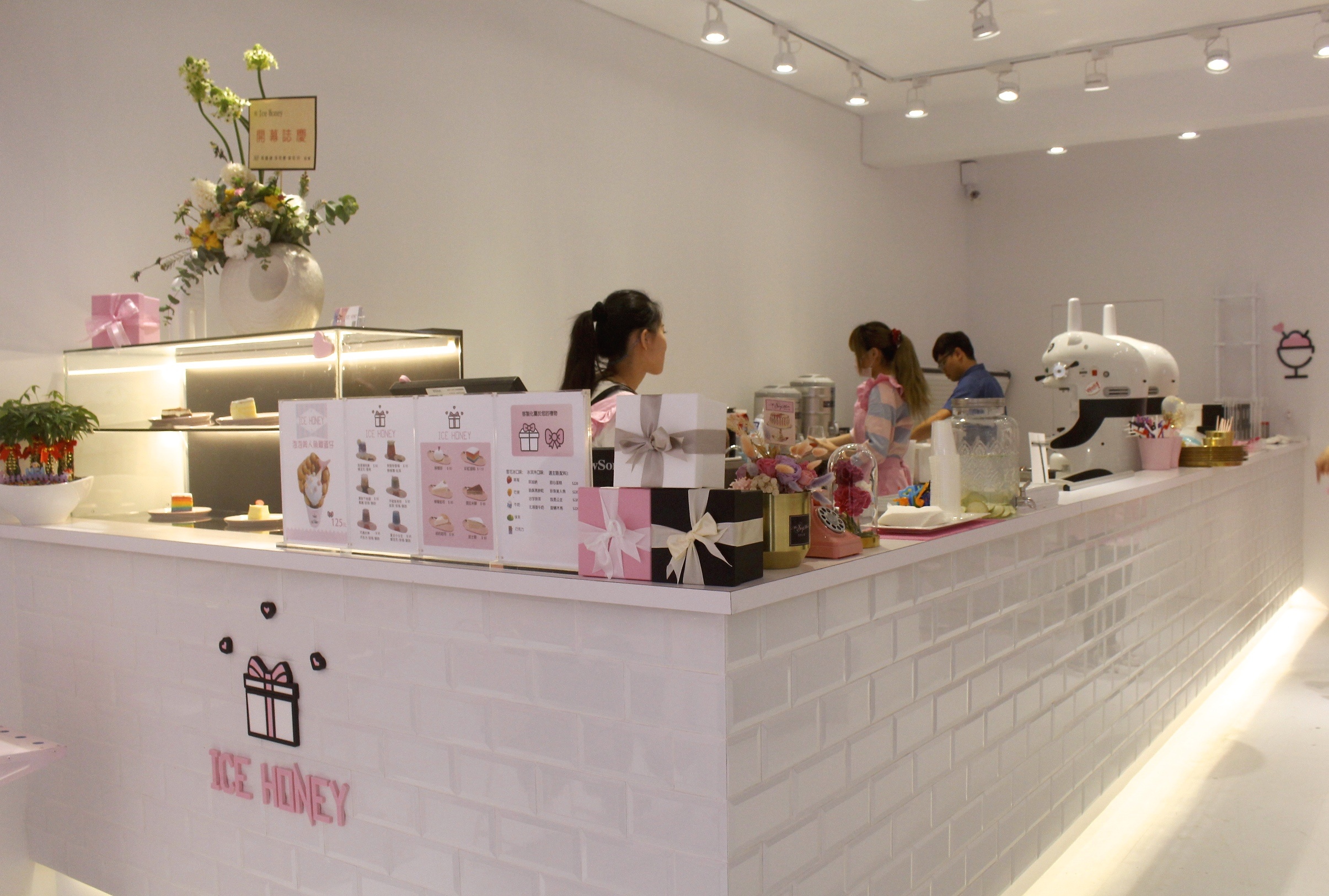 【桃園 ice honey】甜心粉粉網美店。粉紅球池體驗當人魚公主、客製化屬於自己的禮物盒