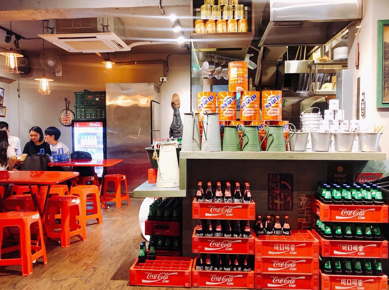 【台北 泰街頭】把泰國路邊攤小吃搬到餐館裡。阿華田醬可以滷雞腿?
