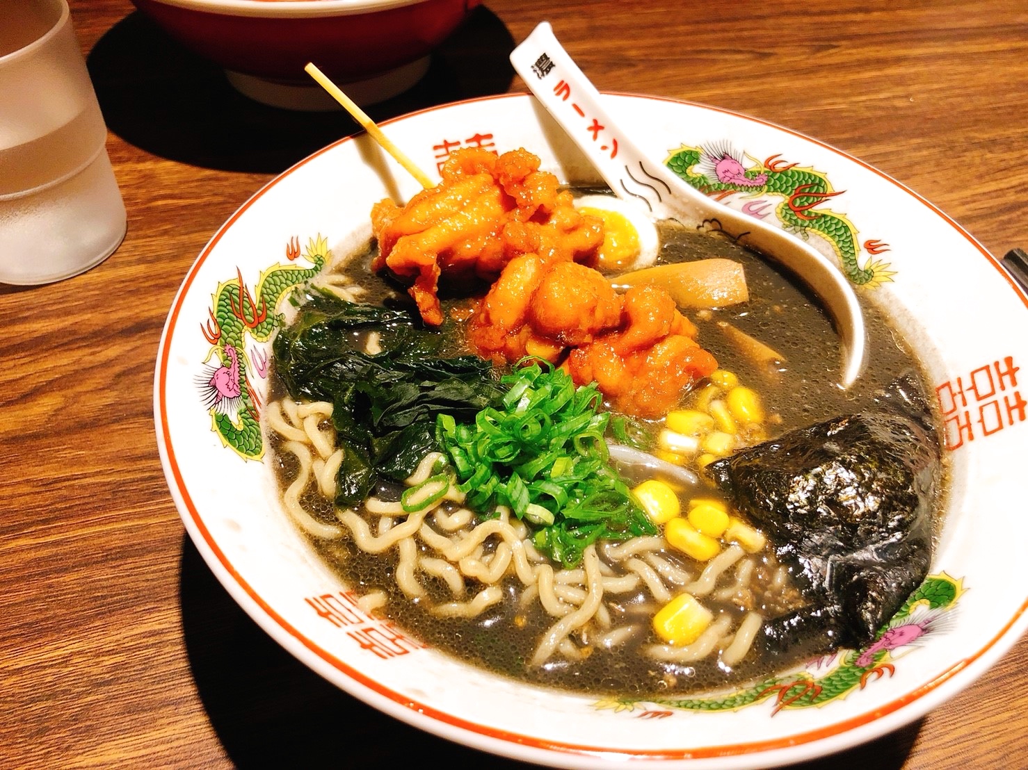 【桃園 麵屋濃】日本食卷機點餐。雙倍蒜墨湯頭超濃醇+超份量唐揚串