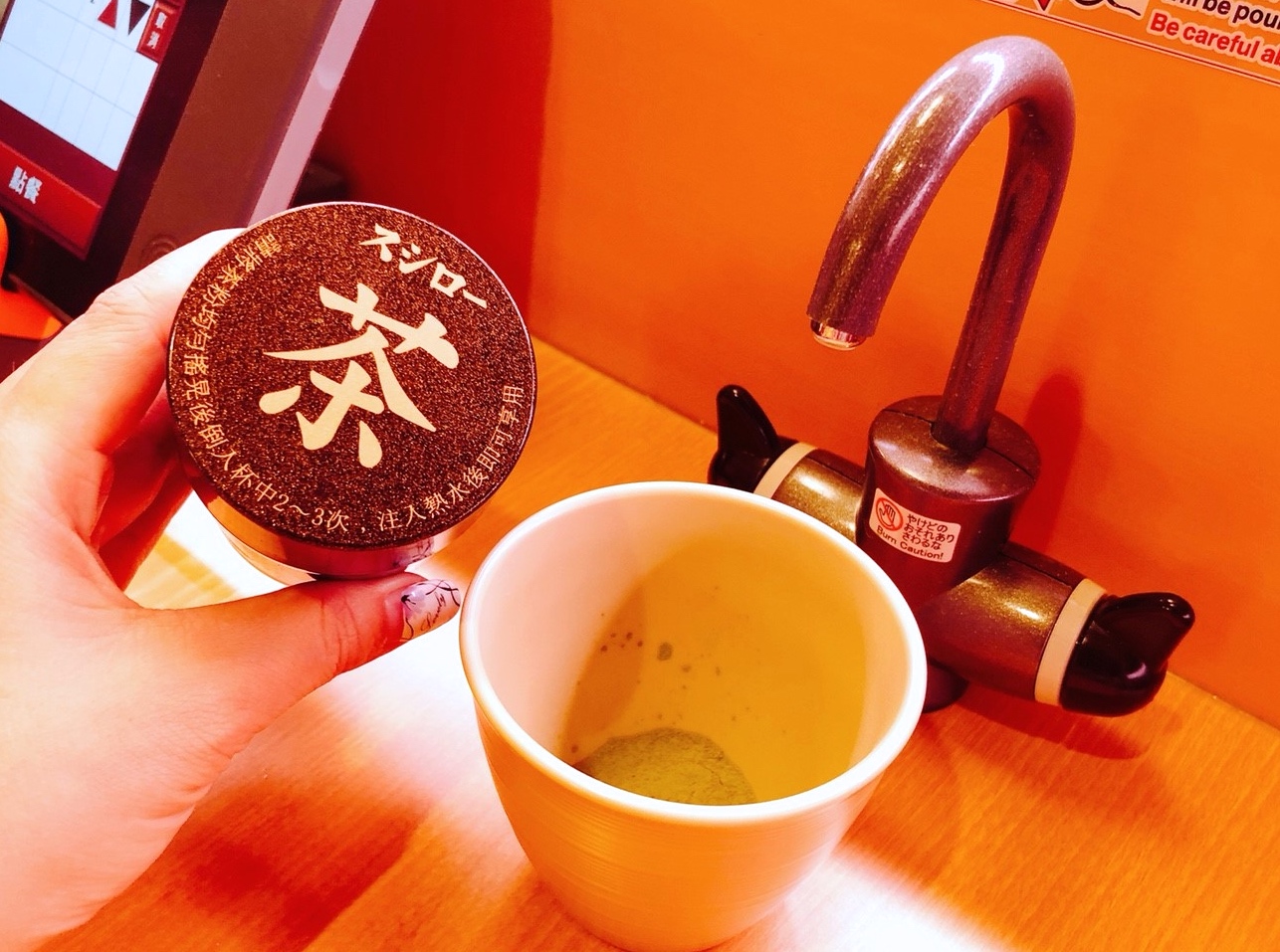 【台北 壽司郎】日本最大No.1迴轉壽司。導入IT晶片技術 . 壽司盤超過350公尺報廢處理!!! 【台北 壽司郎】日本最大No.1迴轉壽司。導入IT晶片技術 . 壽司盤超過350公尺報廢處理!!!
