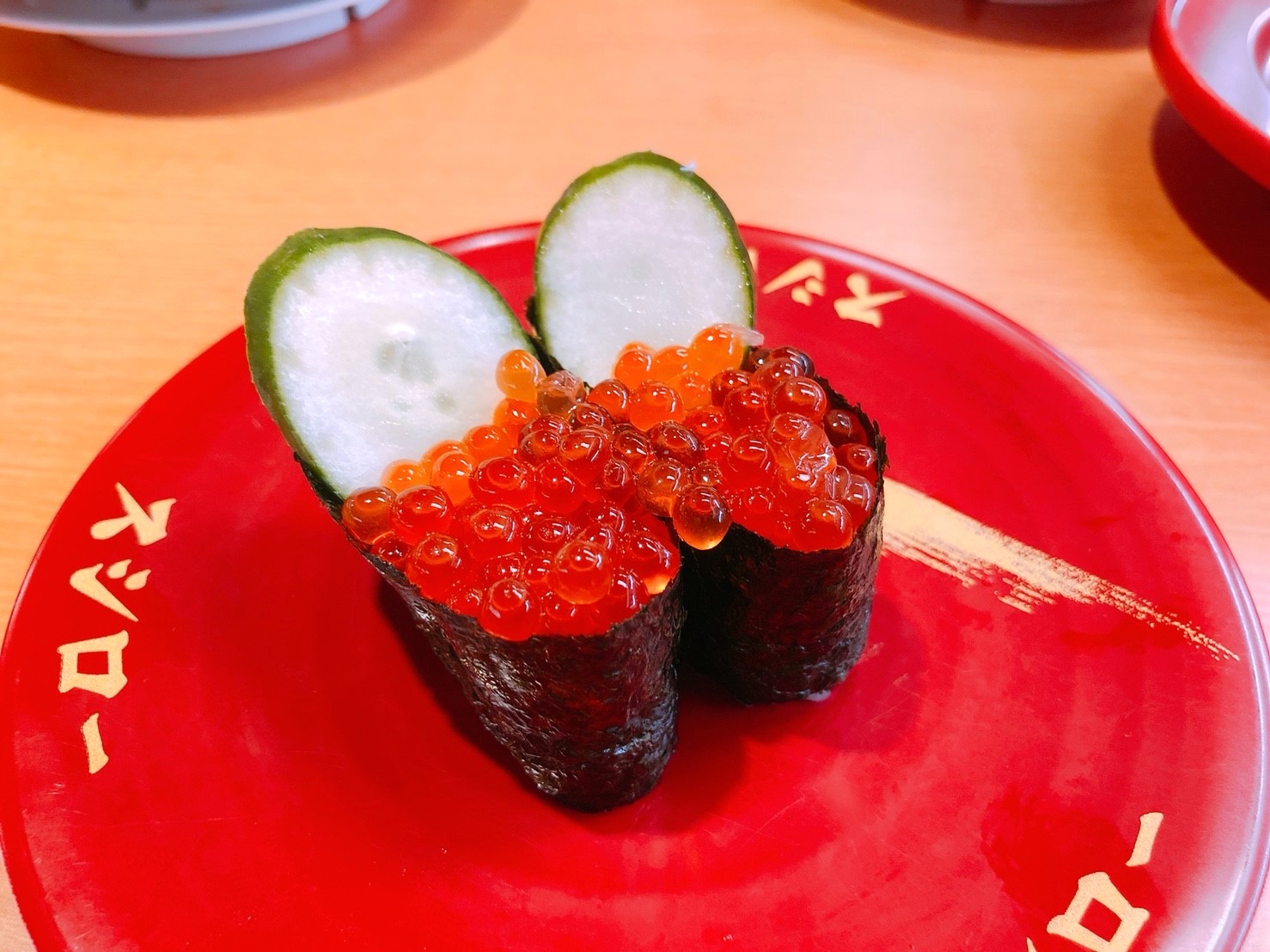 【台北 壽司郎】日本最大No.1迴轉壽司。導入IT晶片技術 . 壽司盤超過350公尺報廢處理!!! 【台北 壽司郎】日本最大No.1迴轉壽司。導入IT晶片技術 . 壽司盤超過350公尺報廢處理!!!
