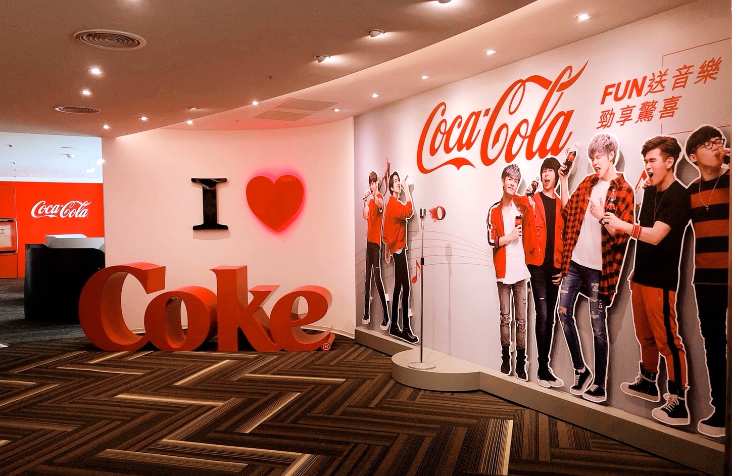 【桃園 可口可樂博物館】台灣Coca-Cola邁入50週年。免費入館還有冰涼可樂喝!!