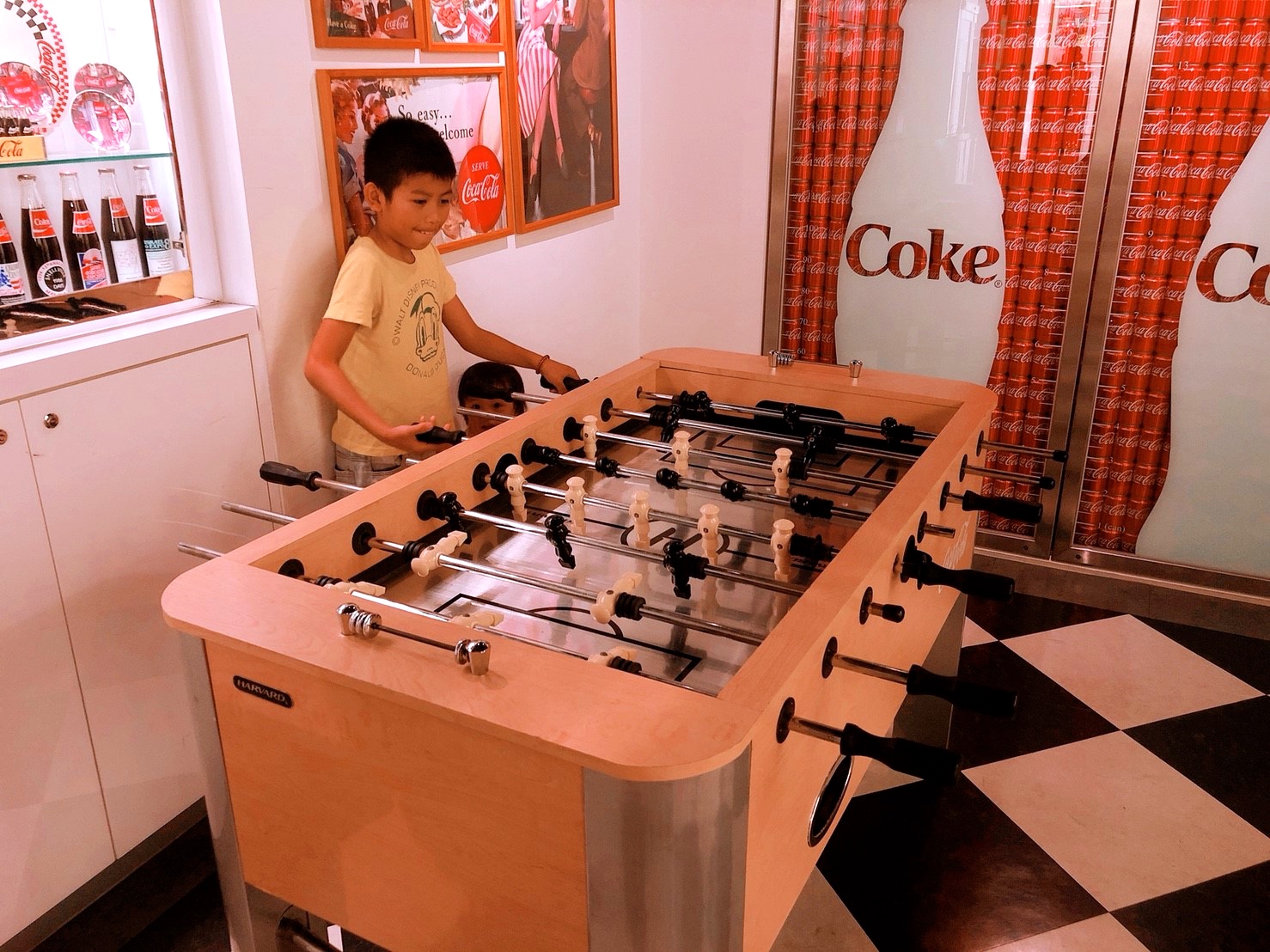 【桃園 可口可樂博物館】台灣Coca-Cola邁入50週年。免費入館還有冰涼可樂喝!!