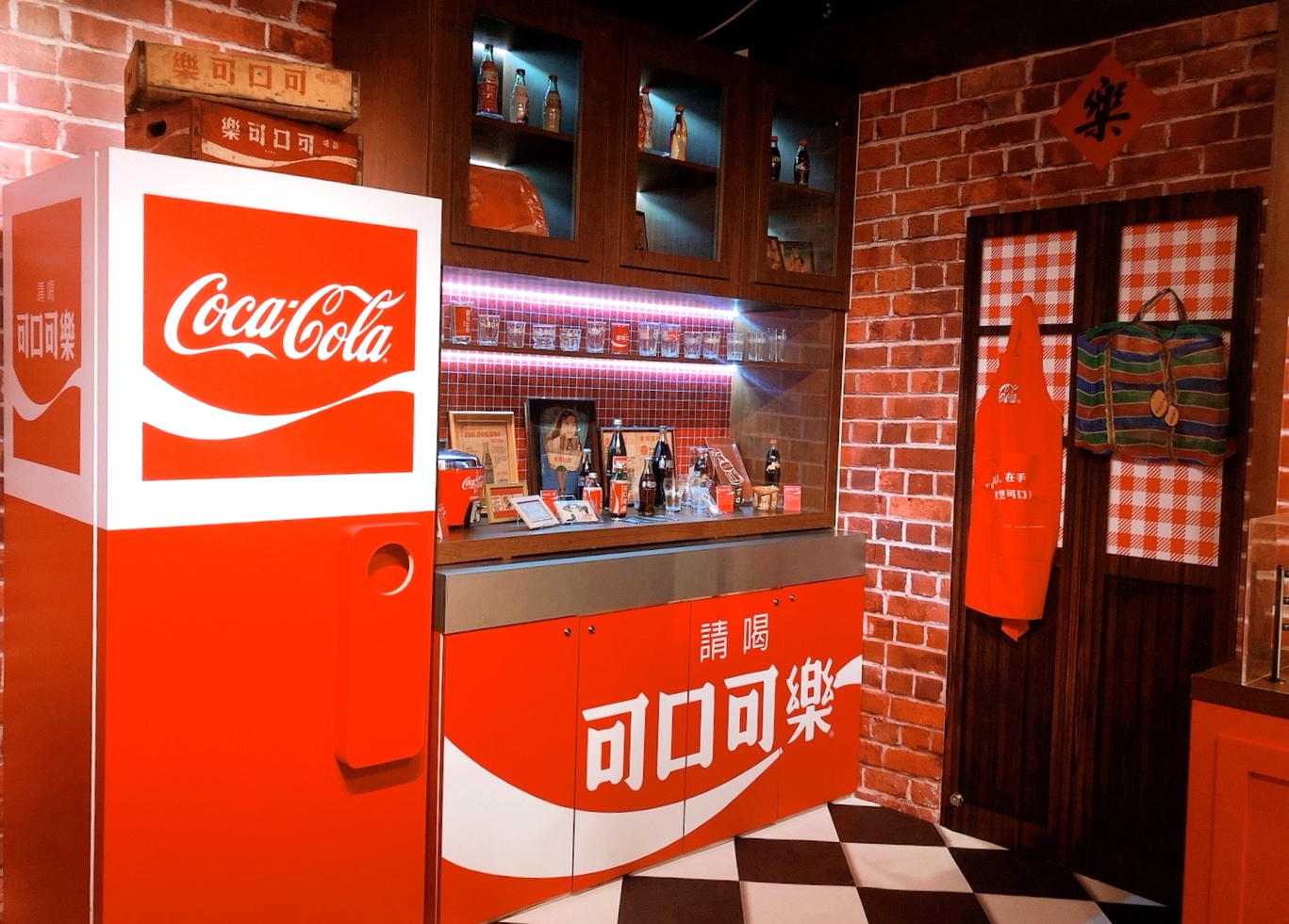 【桃園 可口可樂博物館】台灣Coca-Cola邁入50週年。免費入館還有冰涼可樂喝!! 【桃園 可口可樂博物館】台灣Coca-Cola邁入50週年。免費入館還有冰涼可樂喝!!