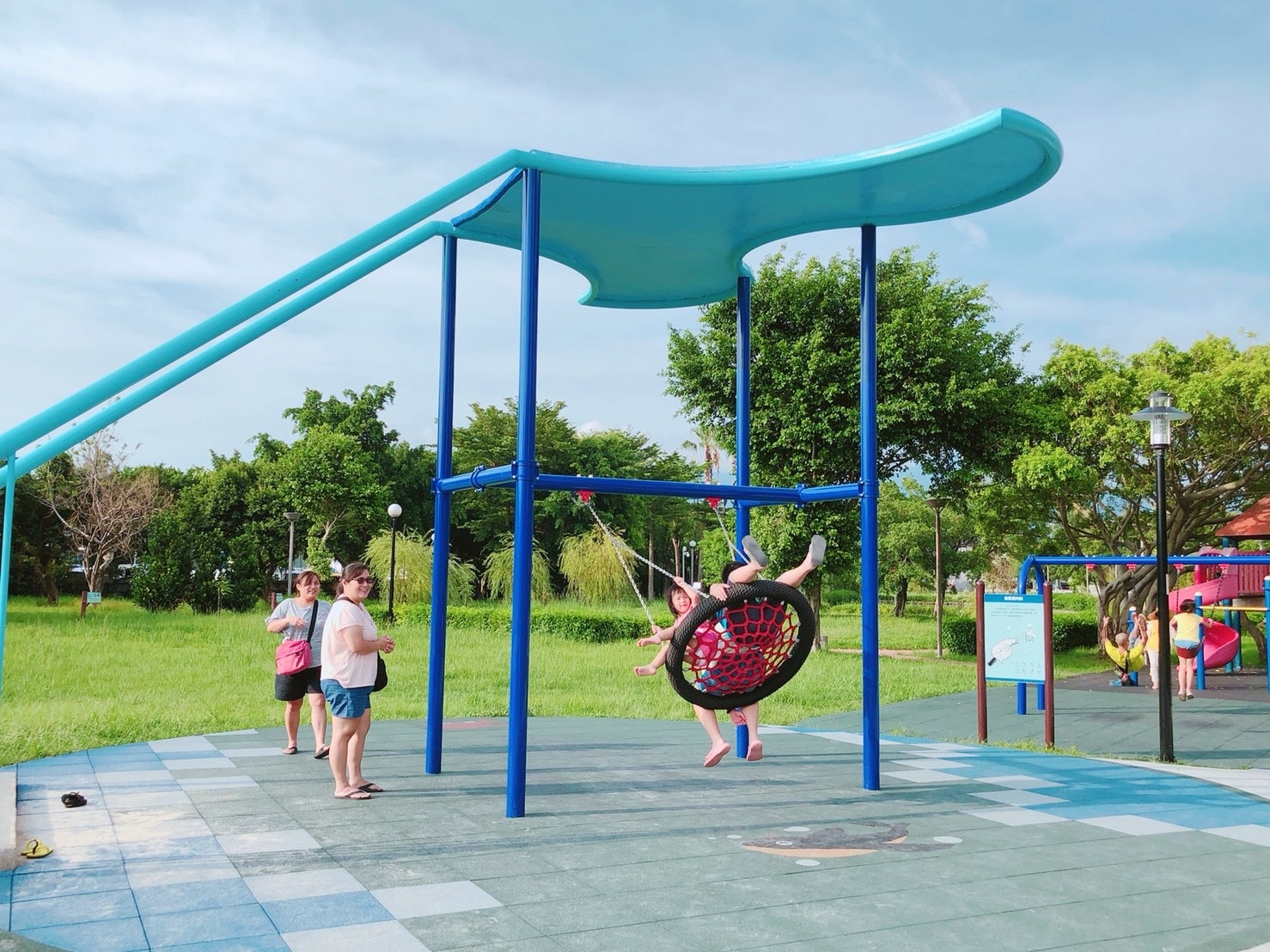 【新北 集賢環保公園】重陽重劃區新公園。超刺激「站立&座椅式滑索」、獨角鯨沙坑 【新北 集賢環保公園】重陽重劃區新公園。超刺激「站立&座椅式滑索」、獨角鯨沙坑
