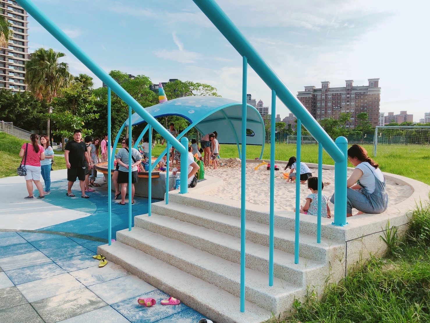 【新北 集賢環保公園】重陽重劃區新公園。超刺激「站立&座椅式滑索」、獨角鯨沙坑