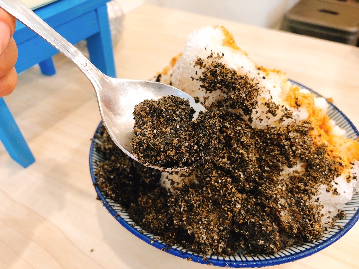 【新北 呷冰食堂】藏匿林口老街冰食堂。冰Q燒麻糬「軟Ｑ、香醇、不膩口」