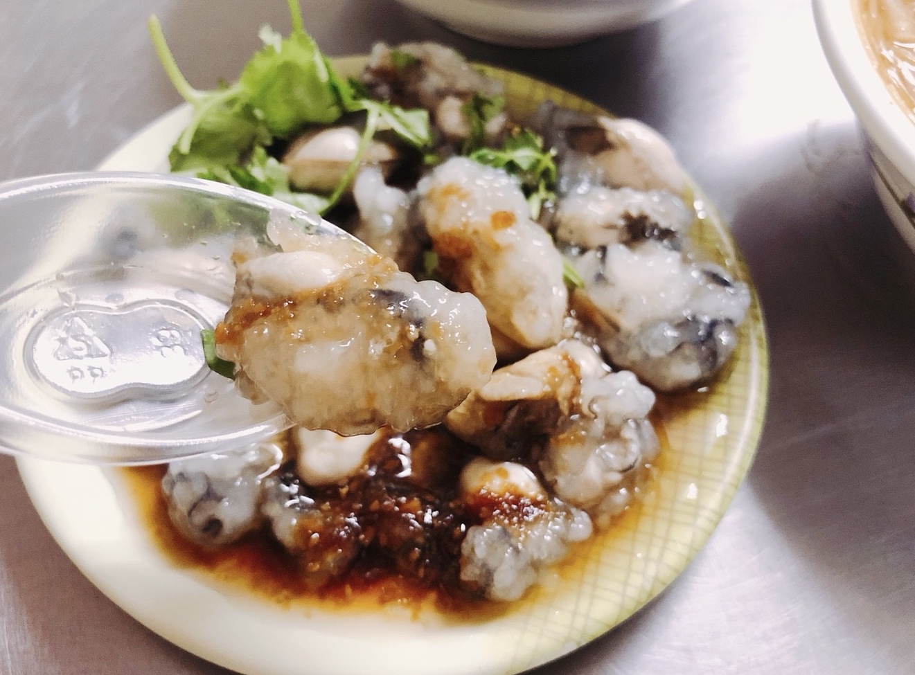 【新北 林大腸麵線】三重人氣台灣小吃。乾蚵有青、花枝鮮美彈牙、麵線給料不手軟