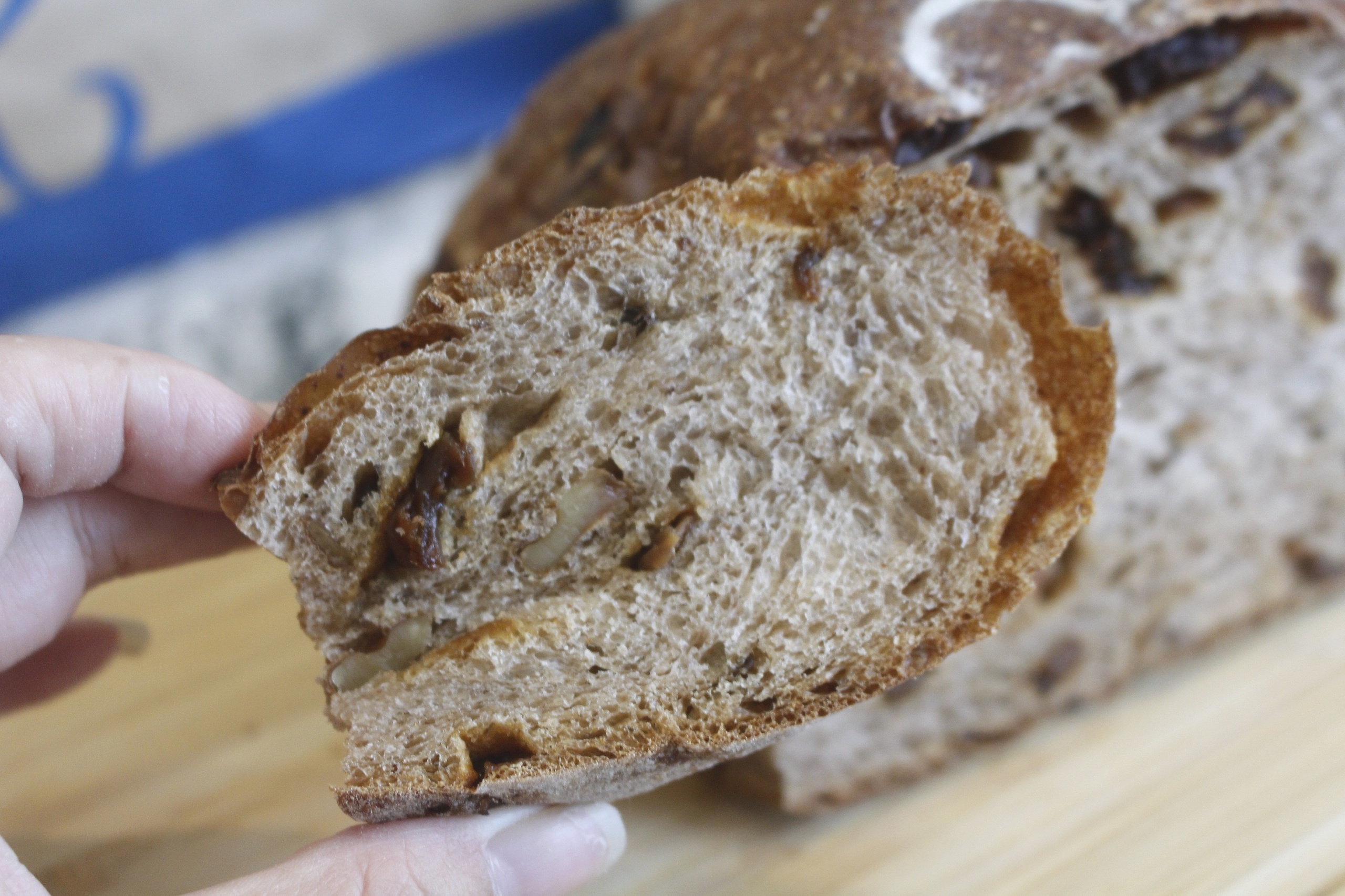 【桃園 REAL真‧CAFÉ‧BREAD】新型態麵包時尚店。鎮店之寶「酒釀桂圓」歐式麵包超美味！