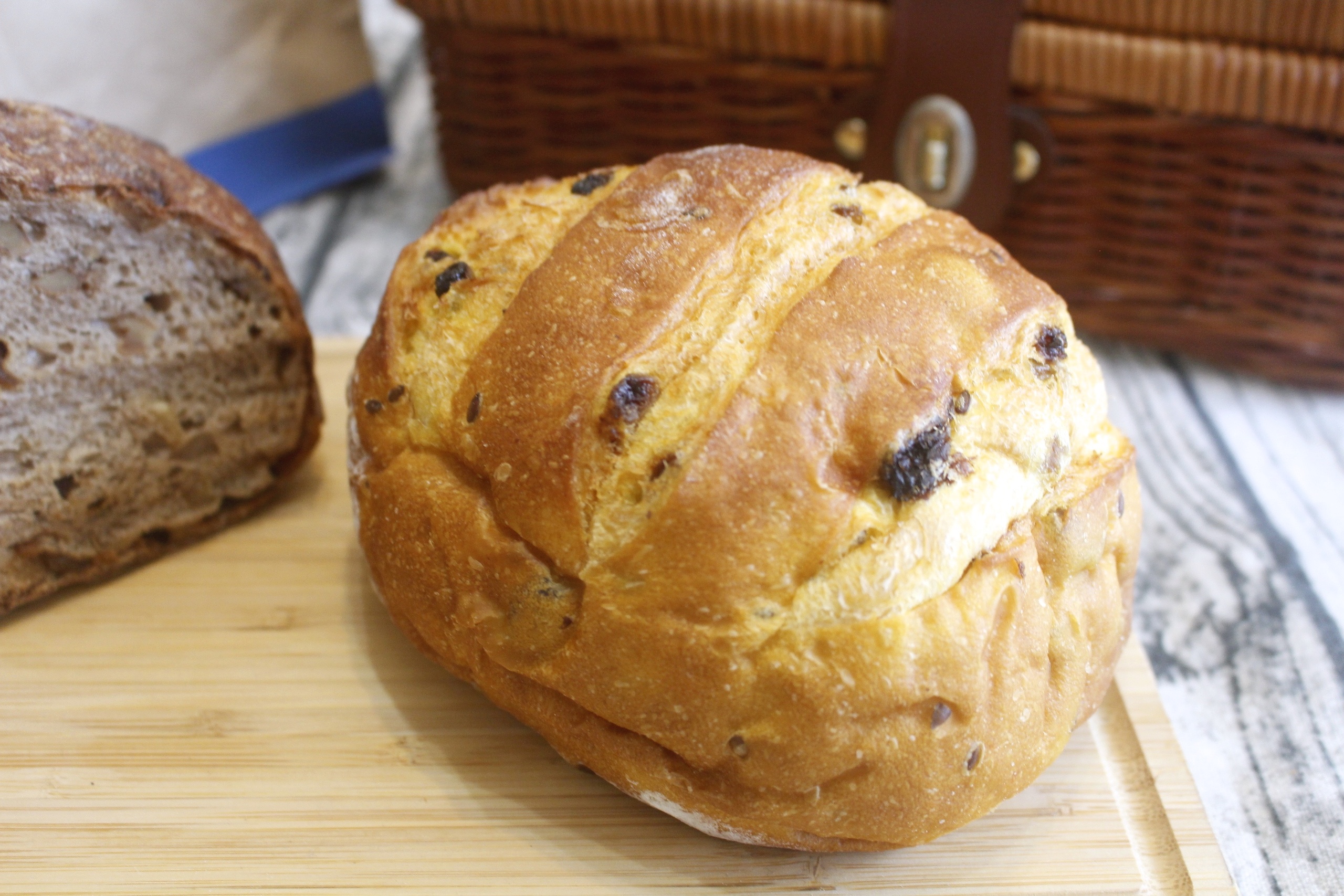 【桃園 REAL真‧CAFÉ‧BREAD】新型態麵包時尚店。鎮店之寶「酒釀桂圓」歐式麵包超美味！