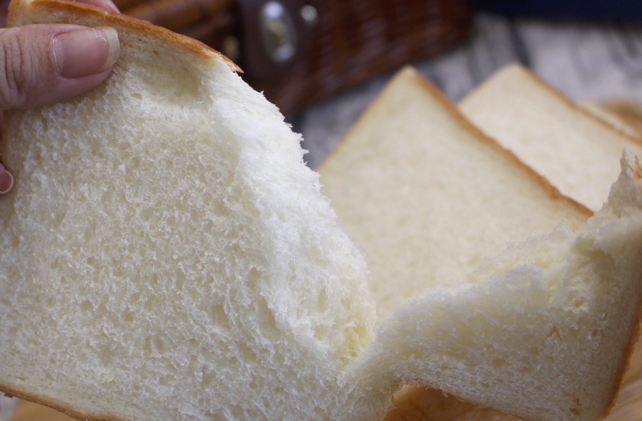 【桃園 REAL真‧CAFÉ‧BREAD】新型態麵包時尚店。鎮店之寶「酒釀桂圓」歐式麵包超美味！
