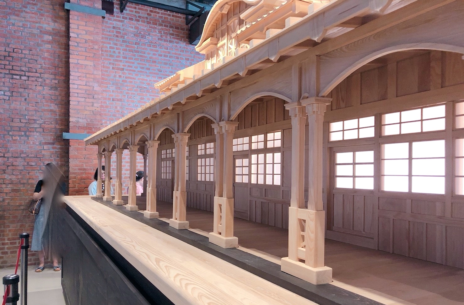 【桃園 軌道願景館】跟著桃園號小火車出發去。GOGO樂『3D媒體互動、體驗車長、益智積木』