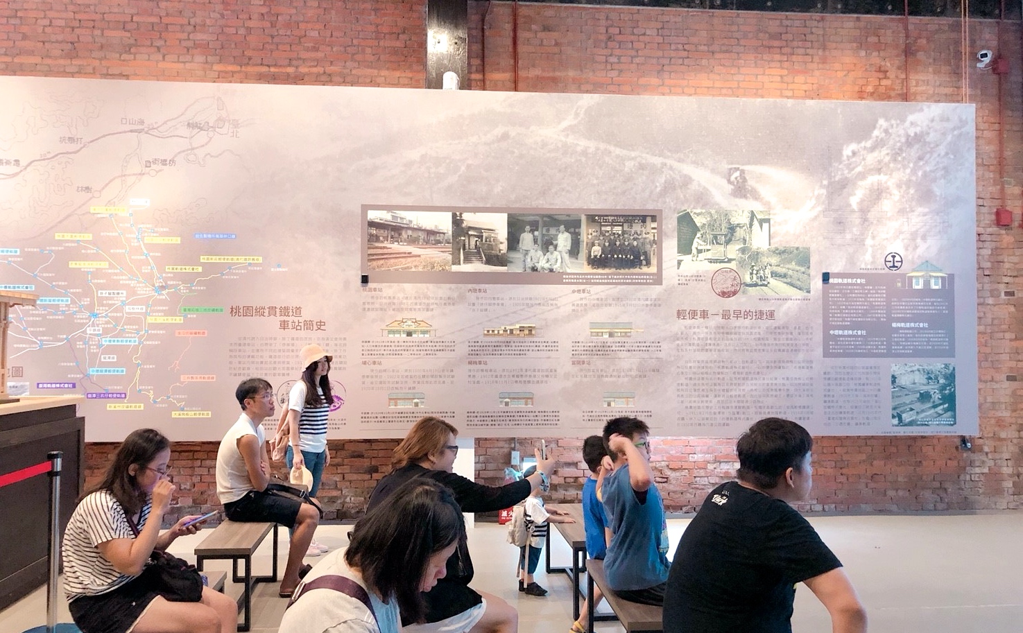 【桃園 軌道願景館】跟著桃園號小火車出發去。GOGO樂『3D媒體互動、體驗車長、益智積木』