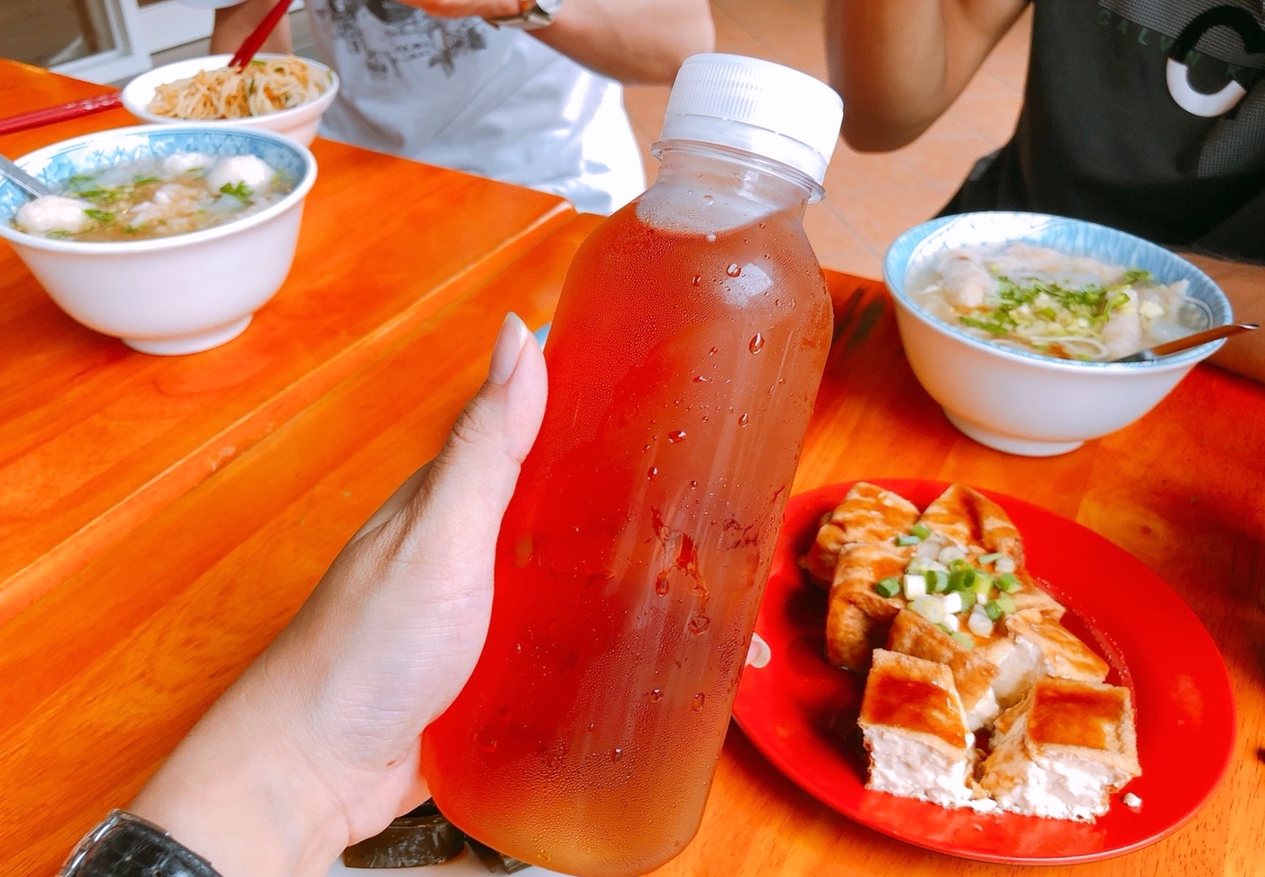 【台北 老阿伯魷魚羹】傳承一甲子的古早味。綜合羹搭配手工油蔥飯值得一嚐