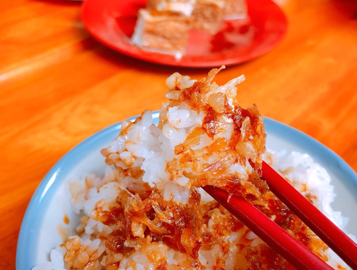 【台北 老阿伯魷魚羹】傳承一甲子的古早味。綜合羹搭配手工油蔥飯值得一嚐