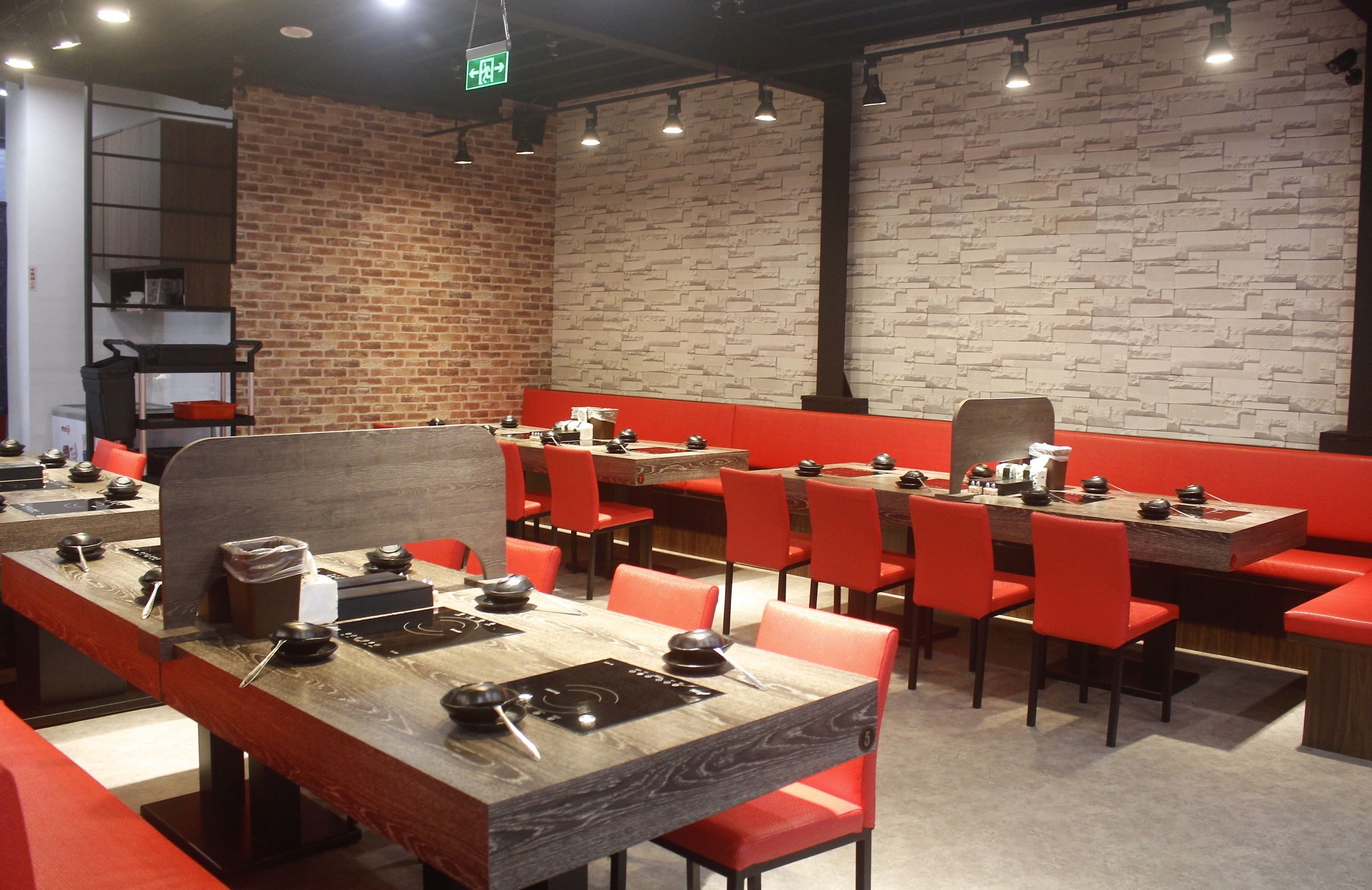 【桃園 上官木桶鍋(中壢加盟店)】桃園第一家!吃痛風鍋不用跑蘆洲。頂級海鮮和牛店 【桃園 上官木桶鍋(中壢加盟店)】桃園第一家!吃痛風鍋不用跑蘆洲。頂級海鮮和牛店