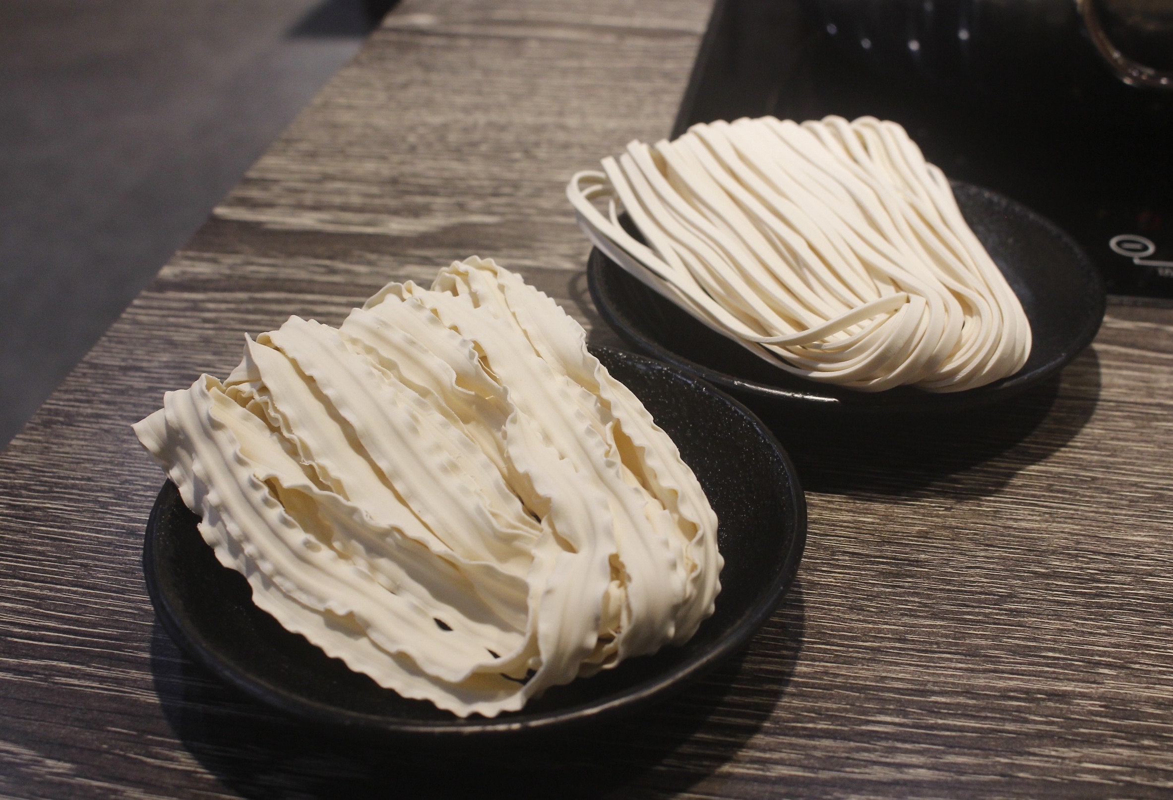 【桃園 上官木桶鍋(中壢加盟店)】桃園第一家!吃痛風鍋不用跑蘆洲。頂級海鮮和牛店 【桃園 上官木桶鍋(中壢加盟店)】桃園第一家!吃痛風鍋不用跑蘆洲。頂級海鮮和牛店