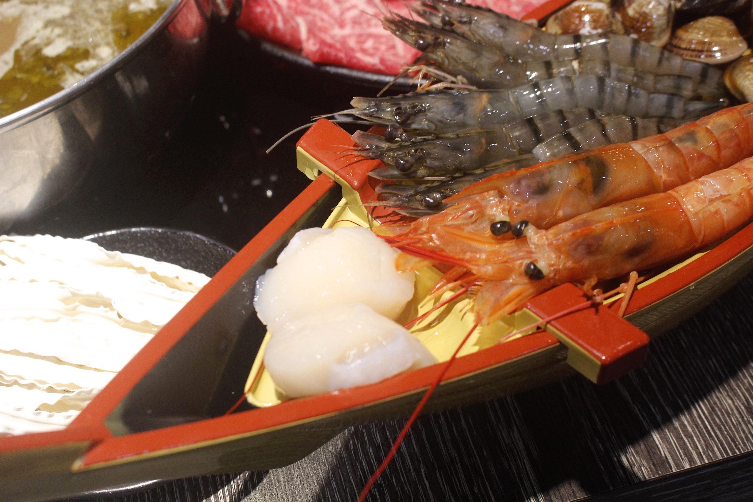 【桃園 上官木桶鍋(中壢加盟店)】桃園第一家!吃痛風鍋不用跑蘆洲。頂級海鮮和牛店 【桃園 上官木桶鍋(中壢加盟店)】桃園第一家!吃痛風鍋不用跑蘆洲。頂級海鮮和牛店