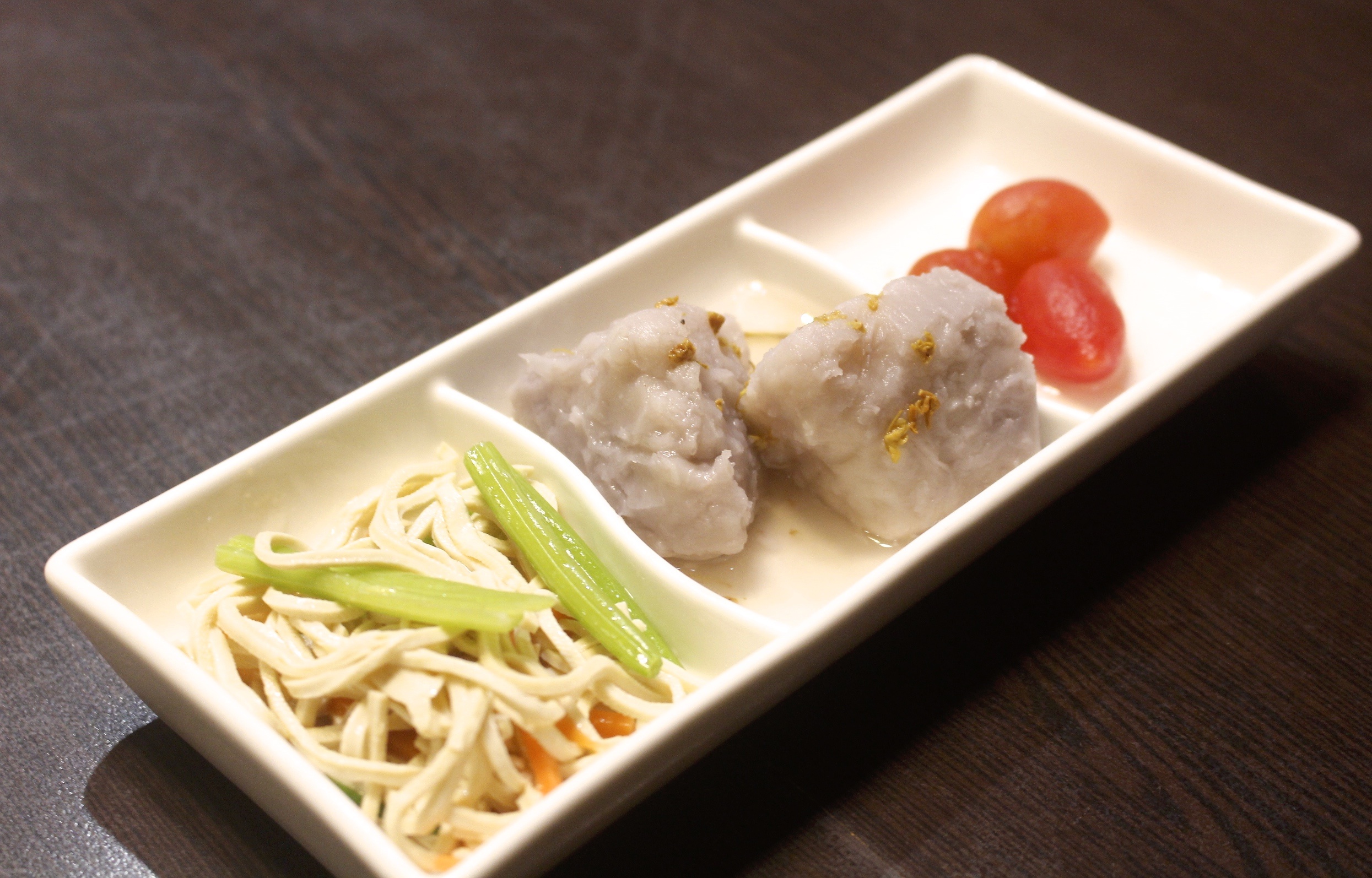 【桃園 點水樓】工業區藏身東方樓。品嚐秋蟹好時機!更不能錯過No.1彩色小籠包 【桃園 點水樓】工業區藏身東方樓。品嚐秋蟹好時機!更不能錯過No.1彩色小籠包