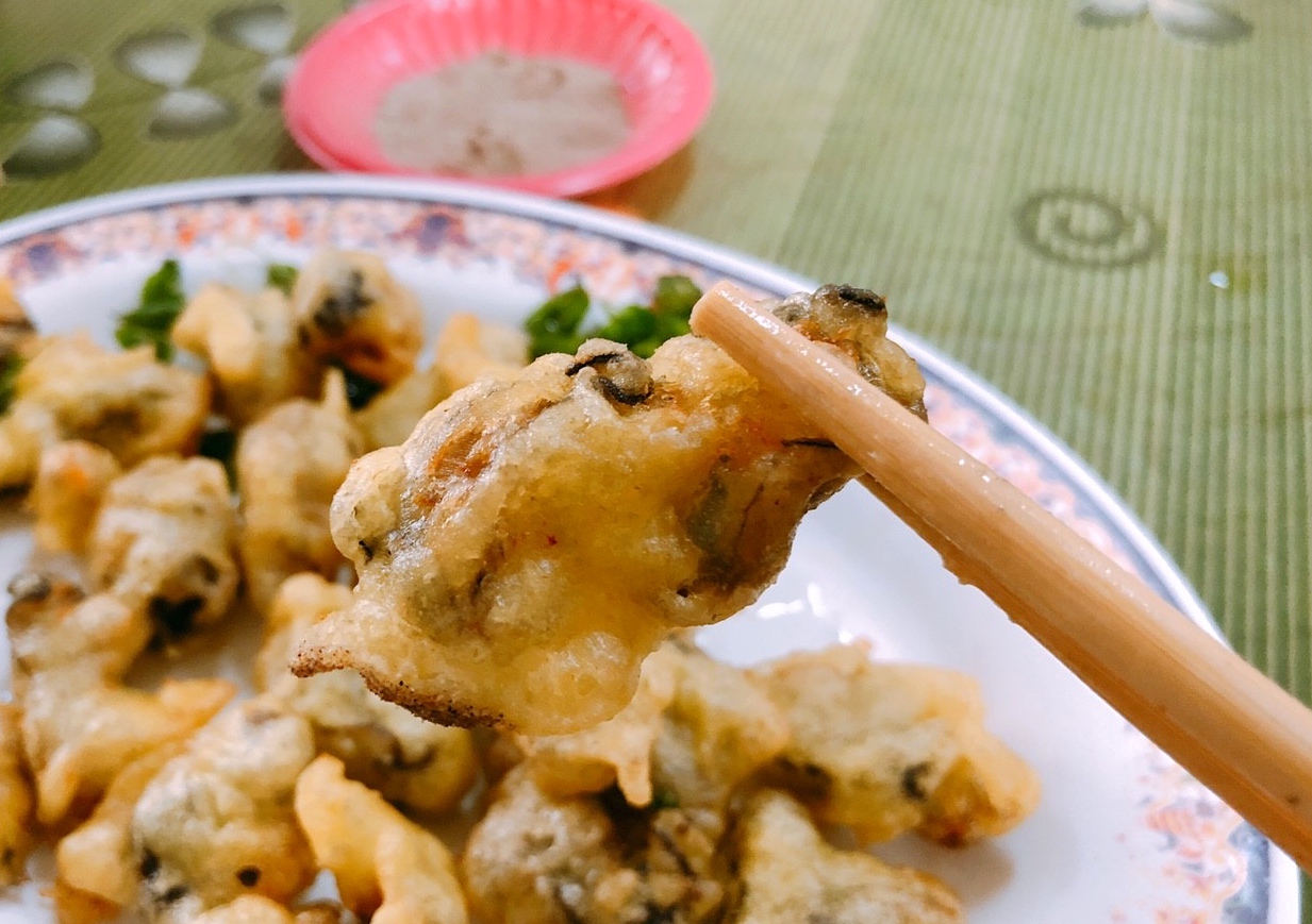 【彰化 台生蚵仔煎】王功必嚐鮮蚵料理。蚵仔煎量多好吃、香酥蚵仔酥必點! 【彰化 台生蚵仔煎】王功必嚐鮮蚵料理。蚵仔煎量多好吃、香酥蚵仔酥必點!
