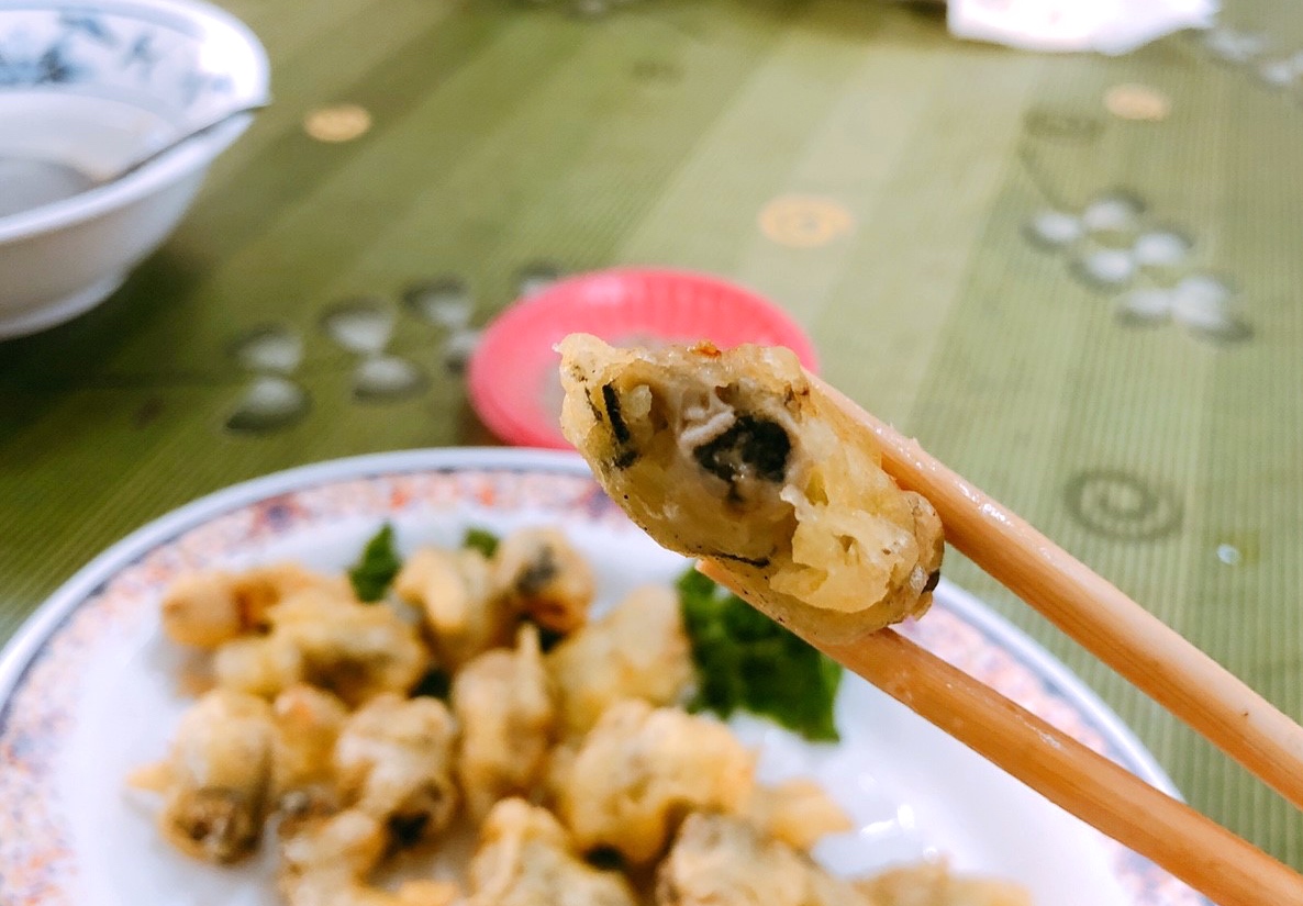 【彰化 台生蚵仔煎】王功必嚐鮮蚵料理。蚵仔煎量多好吃、香酥蚵仔酥必點！