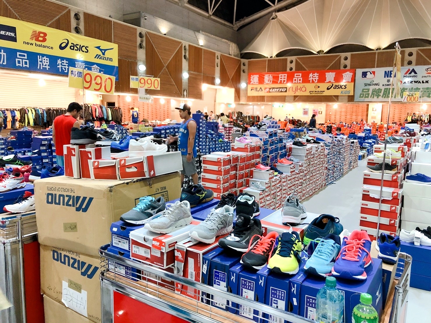 【新北 台灣廠拍賣】11/2~11/11雙北五股場。電器、童裝、名牌鞋款!New Balance一雙500元 【新北 台灣廠拍賣】11/2~11/11雙北五股場。電器、童裝、名牌鞋款!New Balance一雙500元