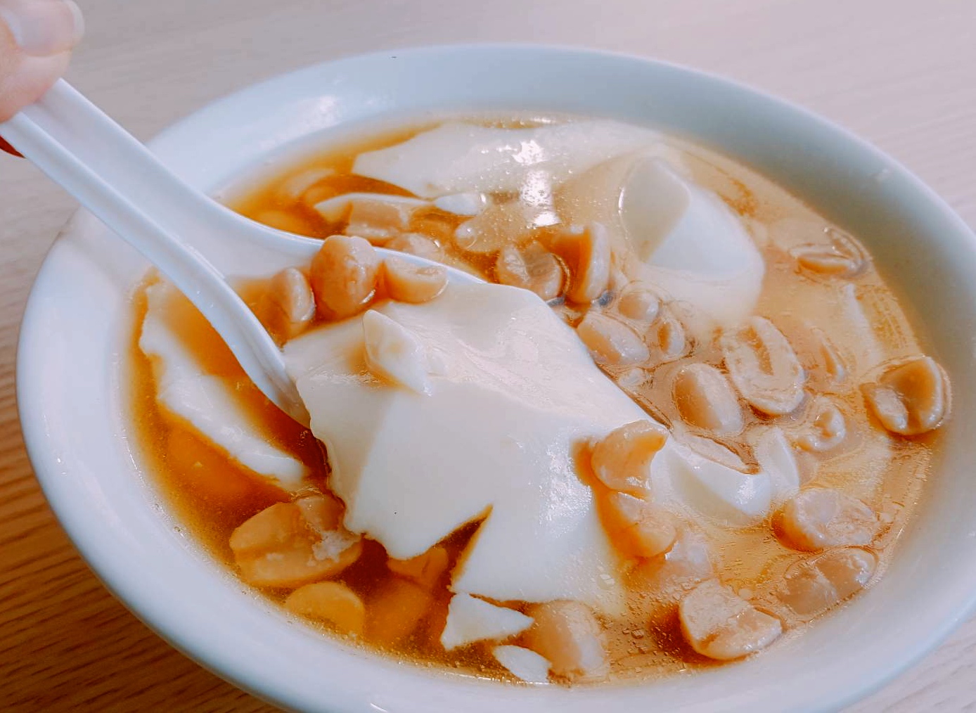 【桃園 品誠豆花店】銘傳圓環人氣豆花。使用非基改造加拿大DG頂極黄豆!