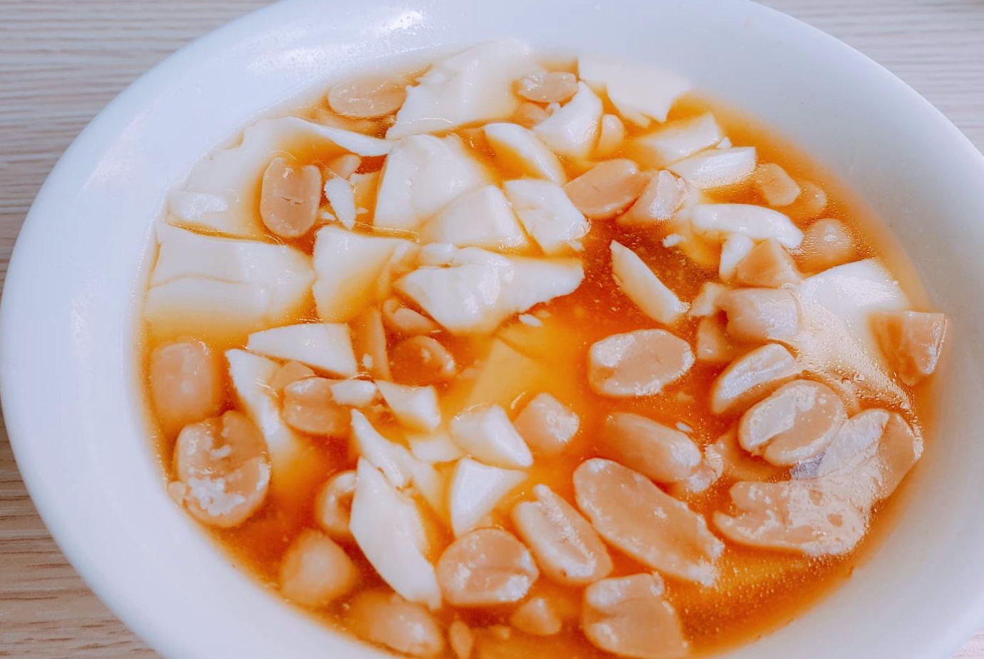 【桃園 品誠豆花店】銘傳圓環人氣豆花。使用非基改造加拿大DG頂極黄豆!