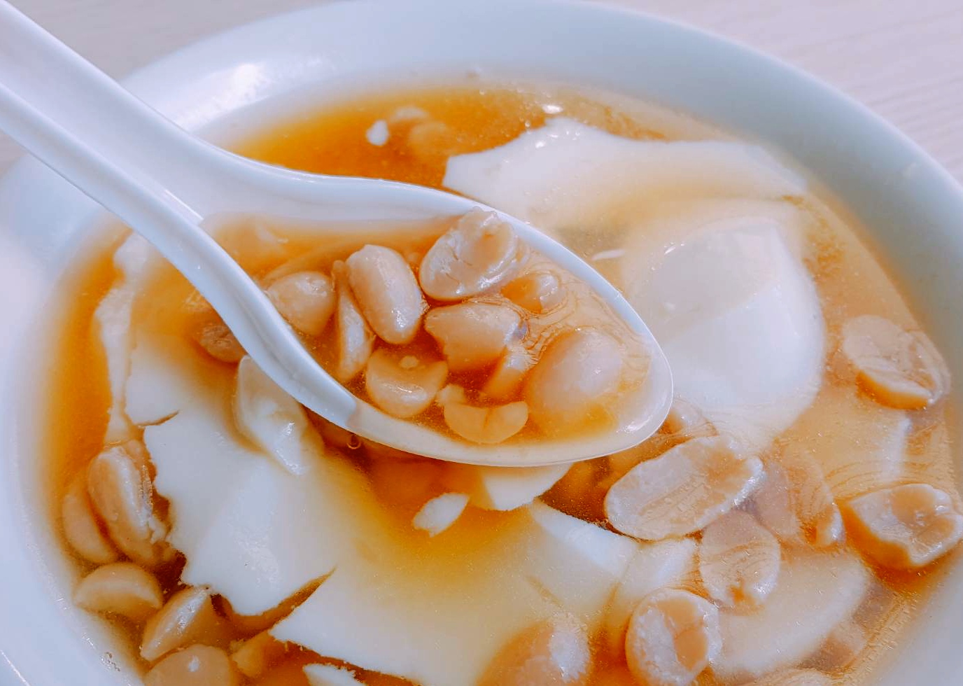 【桃園 品誠豆花店】銘傳圓環人氣豆花。使用非基改造加拿大DG頂極黄豆!