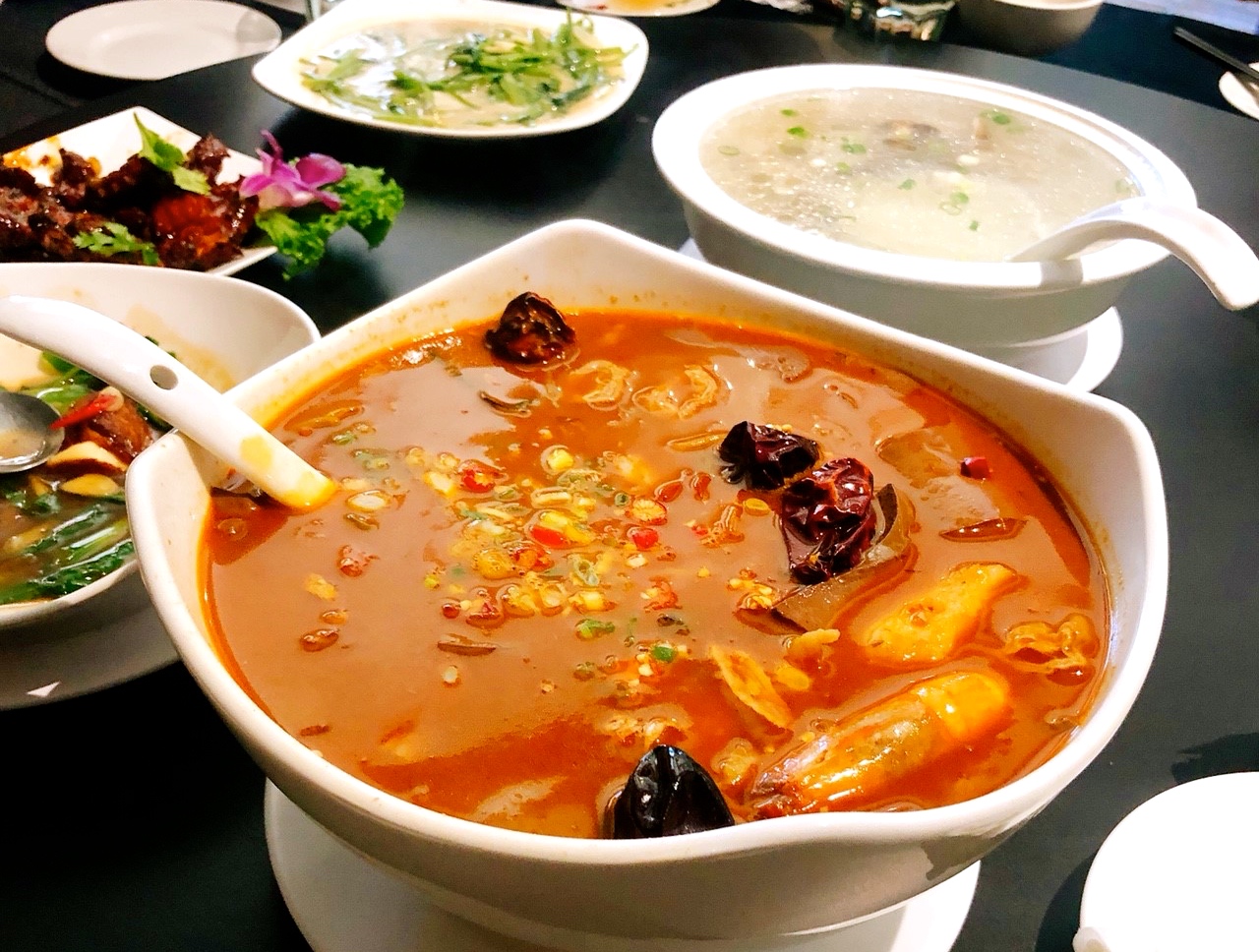 【桃園 麻瓜煮味】在地老牌人氣川菜館。私房佳餚辣翻天、黑嚕嚕超下飯! 【桃園 麻瓜煮味】在地老牌人氣川菜館。私房佳餚辣翻天、黑嚕嚕超下飯!