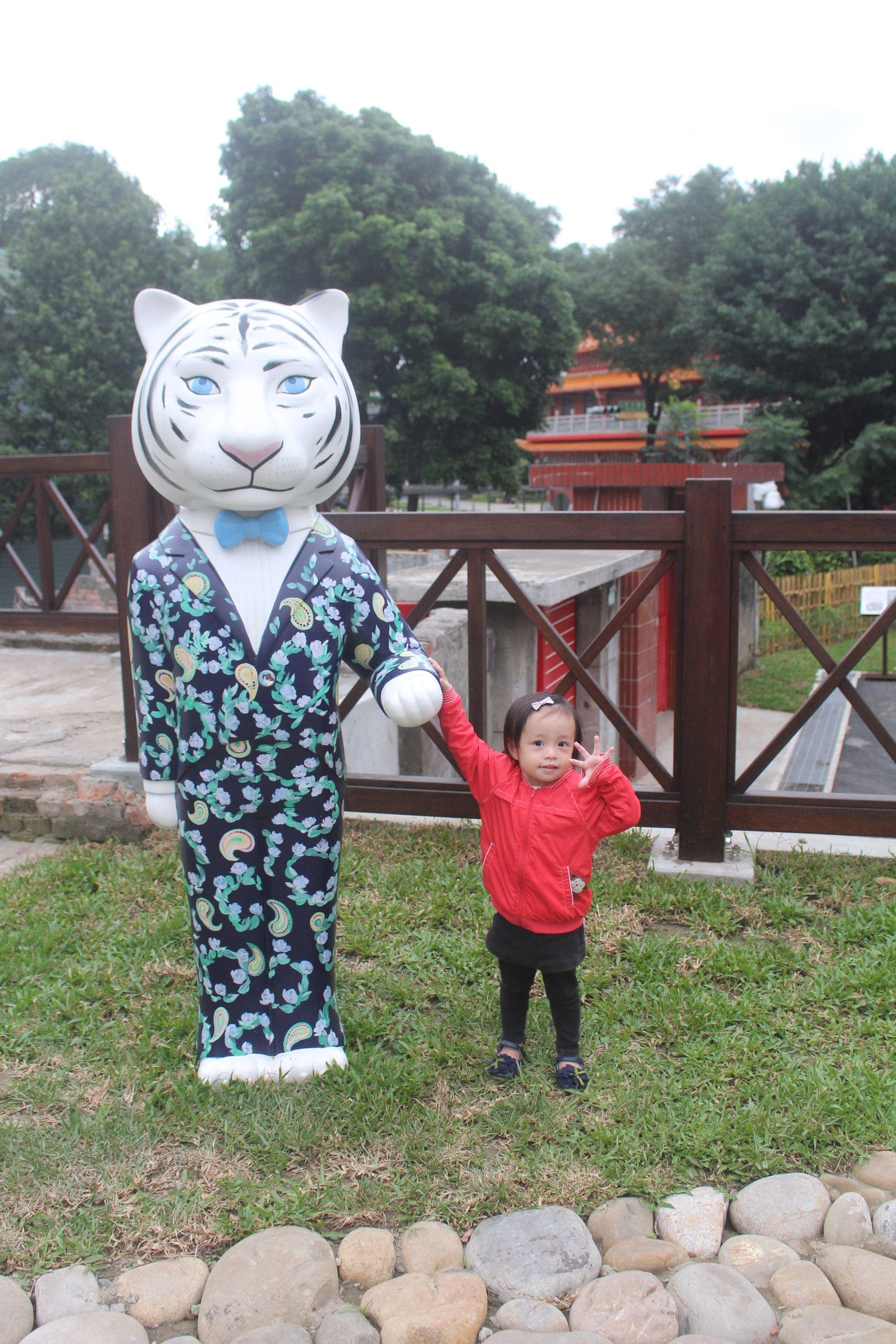 【新北 空軍三重一村】打卡眷村新亮點。家家酒遊戲區/馬賽克浴缸/塗鴉浴室/窗戶屋頂/粉紅夢幻屋 【新北 空軍三重一村】打卡眷村新亮點。家家酒遊戲區/馬賽克浴缸/塗鴉浴室/窗戶屋頂/粉紅夢幻屋