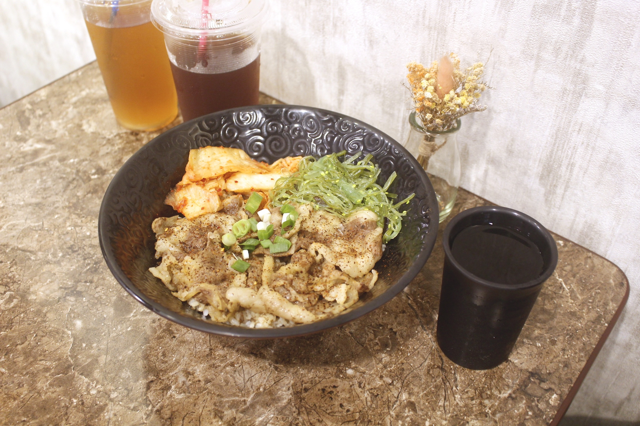 【桃園 味之屋】老店新裝潢再出發!!不傷荷包一碗原味只賣你70元。吃得到半熟蛋包
