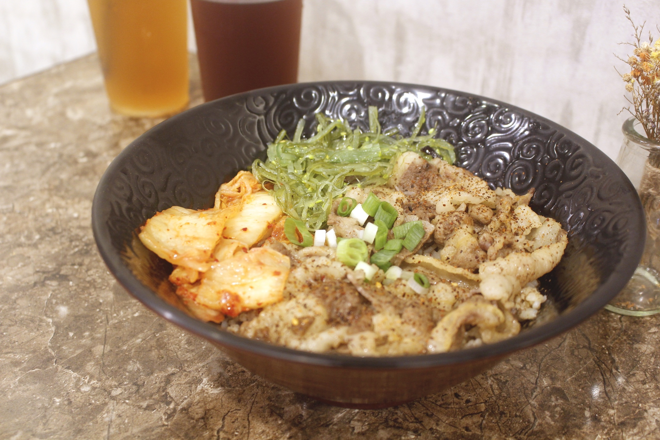 【桃園 味之屋】老店新裝潢再出發!!不傷荷包一碗原味只賣你70元。吃得到半熟蛋包